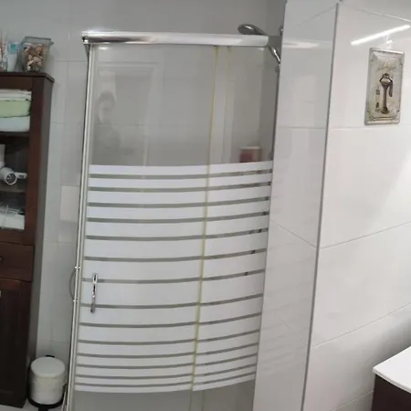 منزل للإقامة Pequena Con Vistas Dentro De Nuestra Vivienda إرون