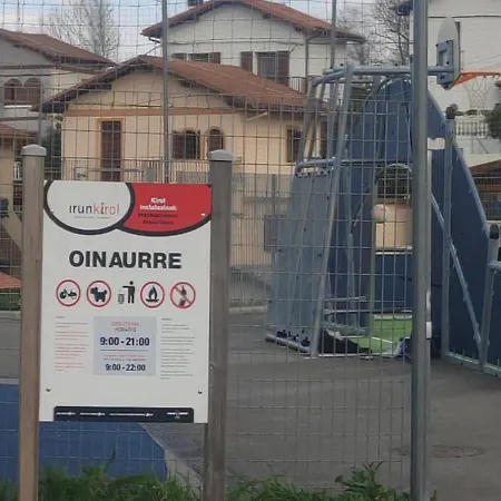 منزل للإقامة Pequena Con Vistas Dentro De Nuestra Vivienda إرون